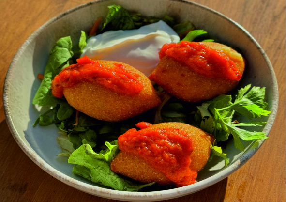 Gefüllte Bulgur-Klöße mit Käse